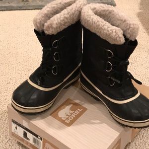 Sorel winter girls black boot